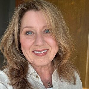 Meet your Posher, Carissa